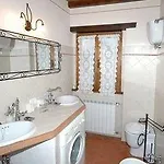 منزل ريفي Casa Margherita 2 By Posarellivillas Piegaio